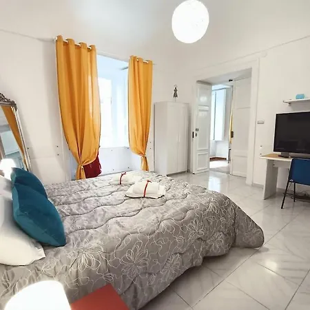 Apartment Fashion Cathedral Apartment, Centro Storico *